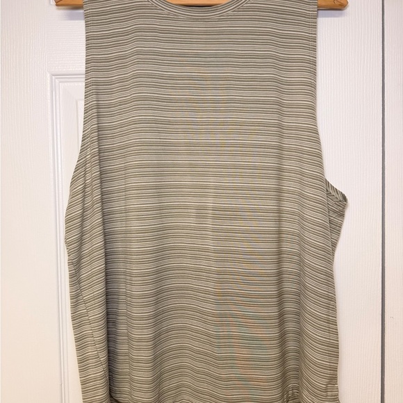 Athleta Cloudlight Striped Muscle Tank XL Shadow Olive Athletic Activewear Gym - Picture 8 of 9